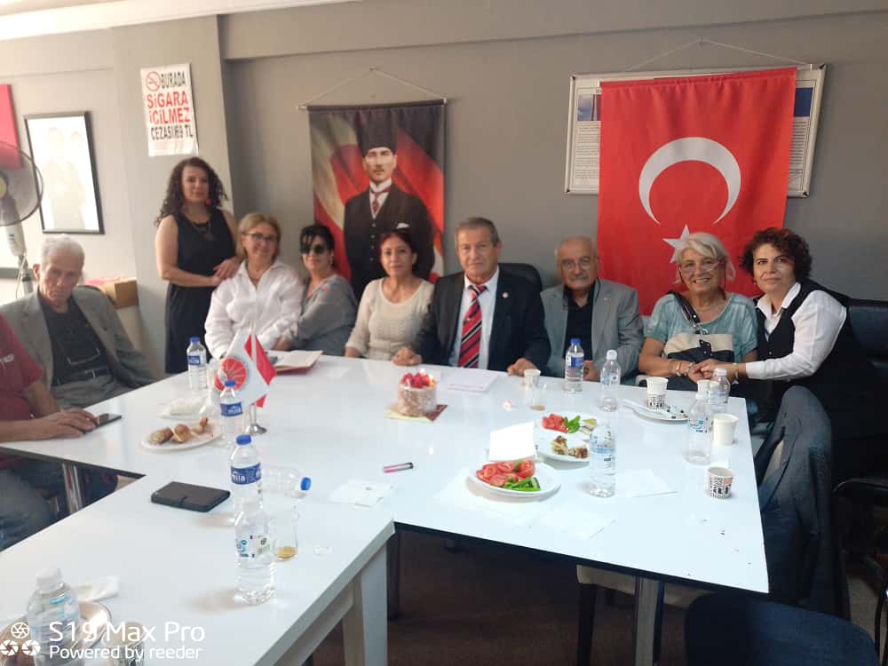 TEEP Genel Başkanı Ergin Dursun’dan İzmir’de “Emek” Vurgusu: Türkiye Emekliler ve Emekçiler Partisi Basınla Buluştu!