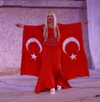 DJ EVA BAŞAK’TAN SOKAK HAYVANLARINA DESTEK KONSERİ