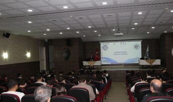 EÜ’de “Atatürk’ün Barış Politikası” konuşuldu