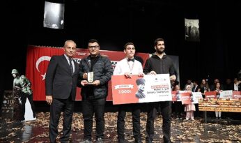 Ata’ya Özlem Şiir Okuma Yarışması’nda Duygulu Anlar Yaşandı