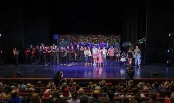 Bakırköy Belediye Tiyatroları’nın Oyunlarında Koltuk Gençlerin