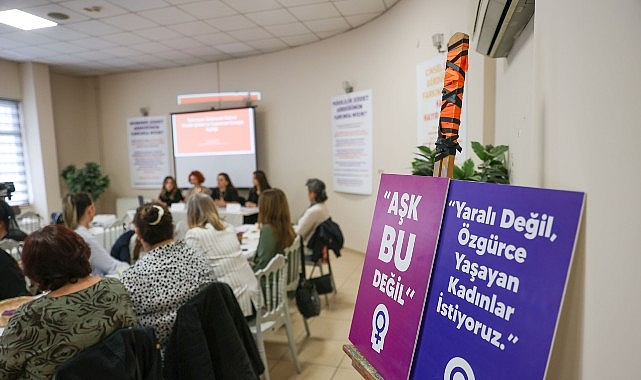 Buca’da Türk dizilerinde romantize edilen şiddet tartışıldı