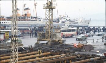 Çalışmalarında insan hikâyelerine odaklanan fotoğrafçı ve foto muhabiri Yıldız Çelik’in arşivi Salt Araştırma’da çevrimiçi erişime açıldı