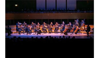 İzmir’de Ata’ya özlem notalarla yankılandı