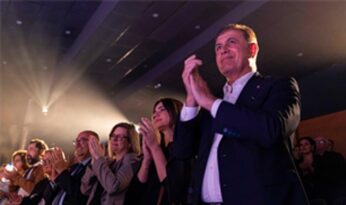 Meltem Cumbul ve Levent Üzümcü de sahnede