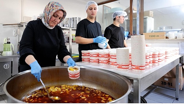 250 vatandaşa her gün sıcak yemek