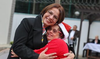 Başkan Köymen, Üreten Engelliler Merkezi’ndeki erken yılbaşı kutlamasına katıldı