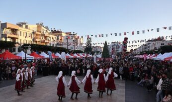 Başkan Vekili Büşra Özdemir Noel Baba Festivali’ne katıldı