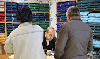 Bayrampaşa Belediyesi’nden 900 çocuğa 900 mont