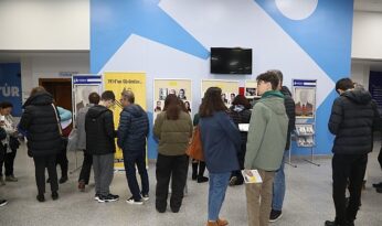 “Bir Halk Düşmanı” 100. Oyunuyla Tuzla’da Seyirciyle Buluştu