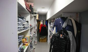 Buca’da giysi kumbaraları ile dayanışma büyüyor