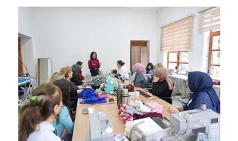 Burhaniye Belediyesi’nden Kadınlara Özel Program Düzenlendi