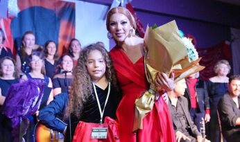 Burhaniye’de Müzik ve Dayanışma Gecesi Fark Yarattı