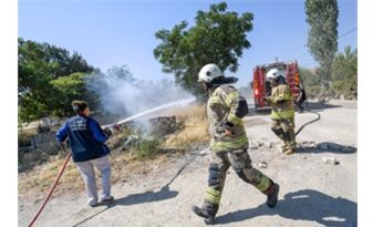 Büyükşehir’in köylere dağıttığı tankerler ormanları kurtarıyor