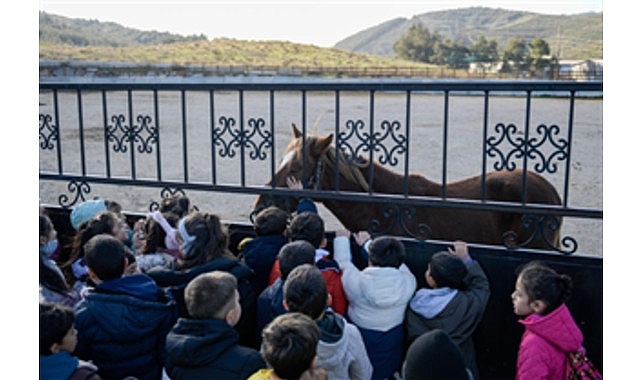 Çocuklara hayvan sevgisi kazandırılıyor