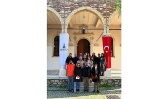 Gazeteciler İzmir’in kalbinde buluştu: Bir Arada Yaşam’ın izlerini takip etti!