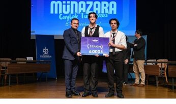 Genç münazırlar, “Bi’ Diyeceğim Var” dedi