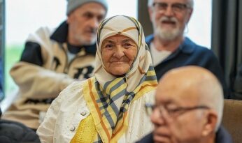 Huzurevi sakinlerine yeni yıl ziyareti