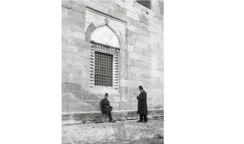 İstanbul Araştırmaları Enstitüsü’nün Arka Oda Toplantıları Devam Ediyor