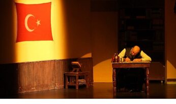 İstiklal Şairi Akif’e tiyatro sahnesinde vefa