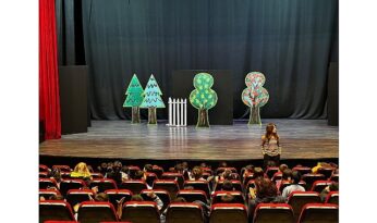 Minik Öğrenciler Başkan Çerçioğlu’nun Çalışmaları ile Tiyatroyla Buluştu