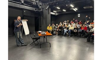 Oyun Yazımı Atölyesi Yazar, Yönetmen ve Oyuncu Murat Mahmutyazıcıoğlu’nun Atölyesiyle Başladı