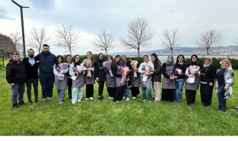 Renklerin en zarif hali buketlerde buluştu