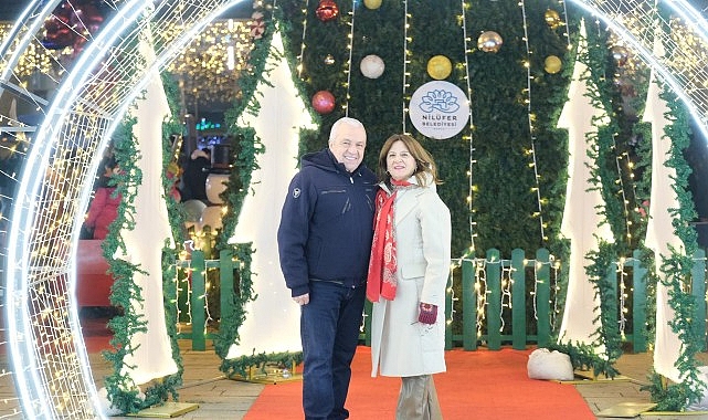 Nilüferliler 2026’yı Cumhuriyet Meydanı’nda karşıladı