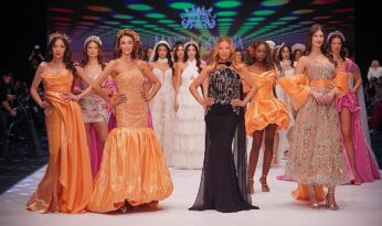 Özge Ulusoy ve Ceren Arslan’lı muhteşem defilede görsel şölen