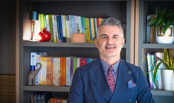 Acıbadem Üniversitesi Beslenme ve Diyetetik Bölümü Başkanı Prof. Dr. Murat Baş, Bitter Çikolata İle İlgili Yeni Araştırmayı Yorumladı: “Bitter Çikolata Yaşlanmayı Yavaşlatıyor, Ancak Bilinçli Tüketilmeli”