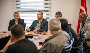 Başkan Ömer Eşki muhtarlarla buluştu: “Bornova’yı birlikte yönetiyoruz”