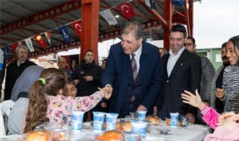 Bayraklı’da gönüller aynı sofrada buluştu