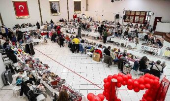 Buca Belediyesi Hediyelik Eşya Pazarı’na yoğun ilgi