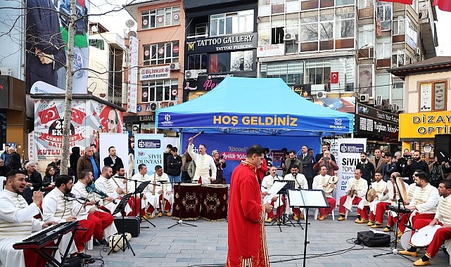 İlahi ezgiler Cumhuriyet Bulvarı’nda yankılandı