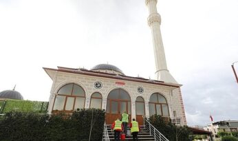 Menderes’te Camiler Tertemiz