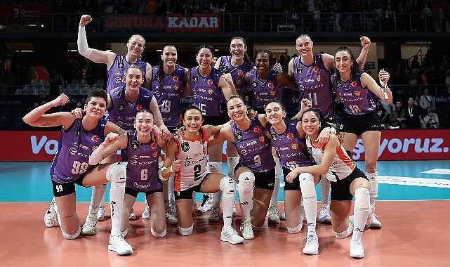 5 setlik derbinin galibi Eczacıbaşı Dynavit!