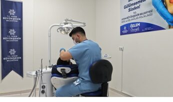Aydın Ağız Ve Diş Sağlığı Polikliniği’nin İlk Gününde Vatandaşlardan Yoğun İlgi