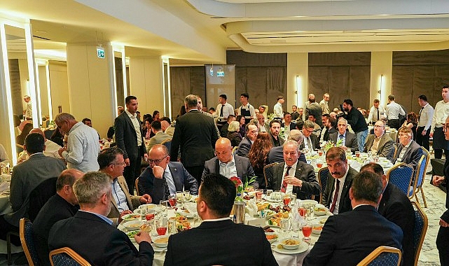 baskan-dutlulu-basin-mensuplari-ve-meclis-uyeleriyle-iftarda-bulustu.jpg