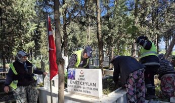 Yoğun Yağışların Ardından Şehitliklerde Hummalı Çalışma
